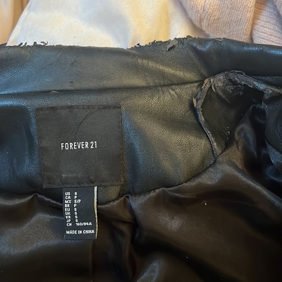 Black Leather Fringe Jacket - Picture 11 of 11